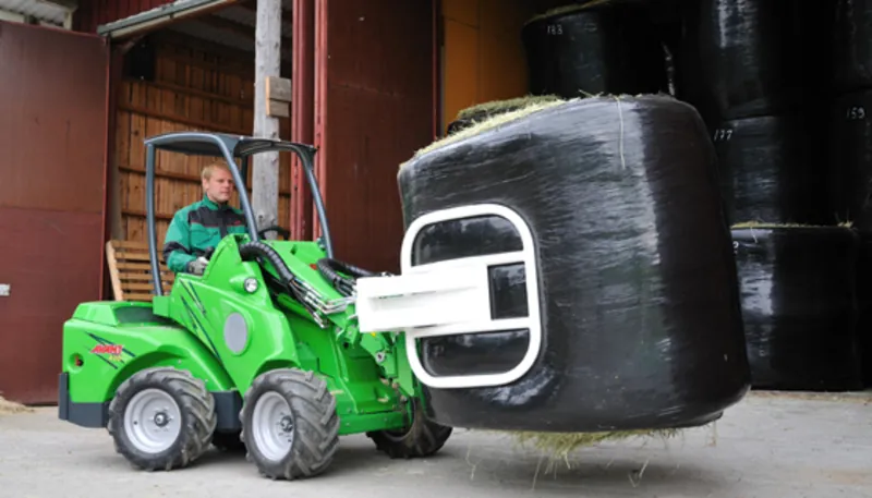 400-series Avant Loaders
